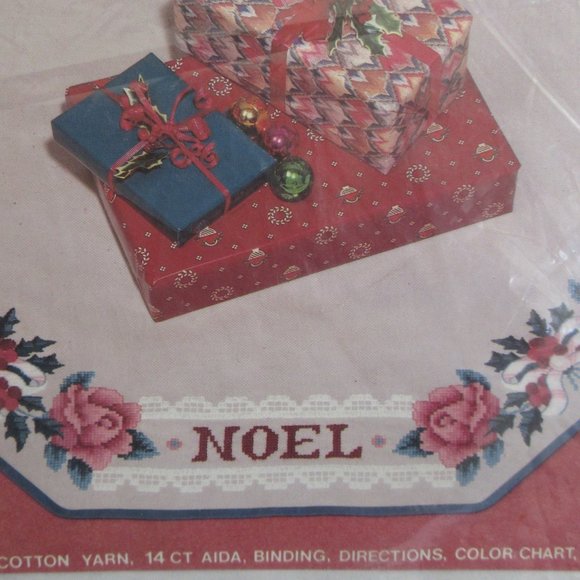 Ann Benson Noel Rose Octagon Christmas Tree Skirt Kit 40” Counted Point CH01 - Picture 4 of 10